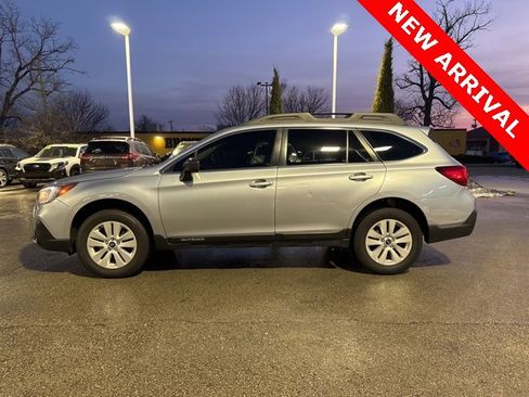 Used 2019 Subaru Outback 2.5i image 7