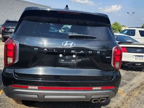 Used 2024 Hyundai Palisade Limited AWD/4WD image 3