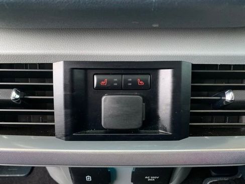 Used 2023 Ford F150 Limited image 17