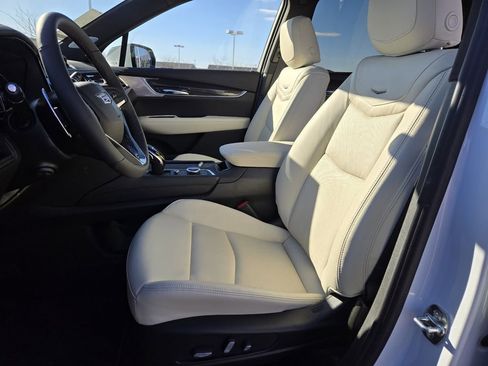 New 2025 Cadillac XT6 Sport image 3