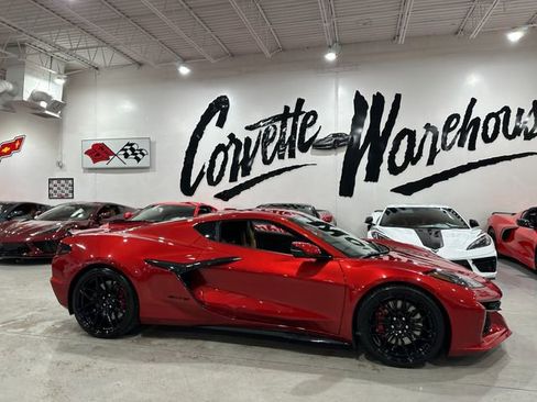 Used 2025 Chevrolet Corvette Z06 RWD image 10