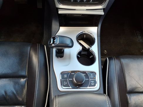 Used 2015 Jeep Grand Cherokee Overland w/ Advanced Technology Group AWD/4WD image 17