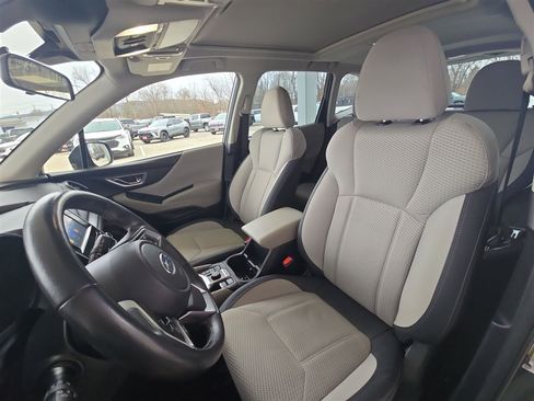 Used 2023 Subaru Forester Premium image 19