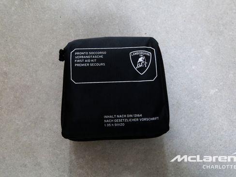 Used 2022 Lamborghini Urus AWD/4WD image 32