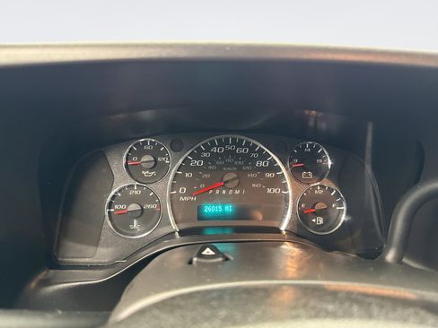 Used 2023 Chevrolet Express 2500 CARGO w/ Driver Convenience Package image 9