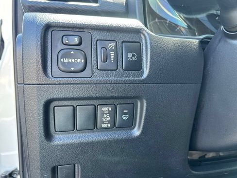 Used 2022 Toyota 4Runner SR5 Premium w/ Moonroof Package AWD/4WD image 21