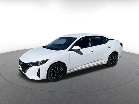 Used 2025 Nissan Sentra SV image 7