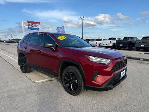 Used 2024 Toyota RAV4 LE FWD image 7