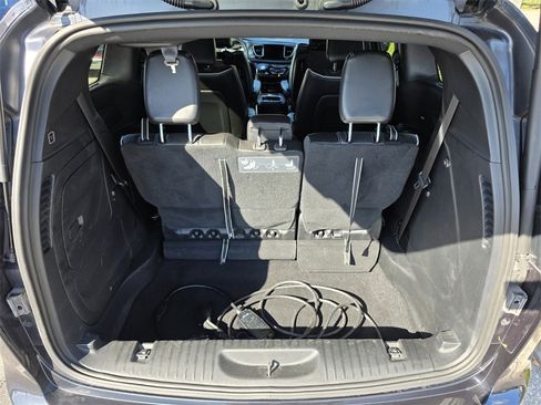 Used 2019 Chrysler Pacifica Limited w/ Advanced Safetytec Group image 17