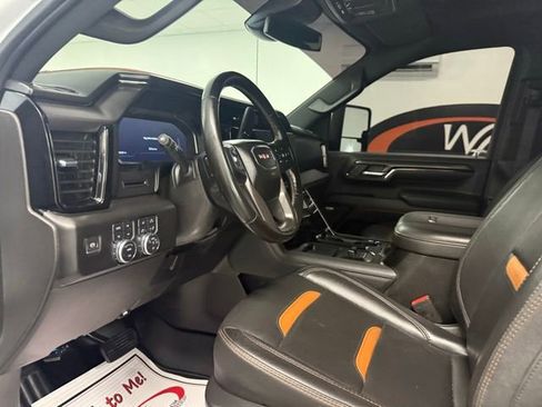 Used 2024 GMC Sierra 2500 AT4 w/ AT4 Preferred Package image 12
