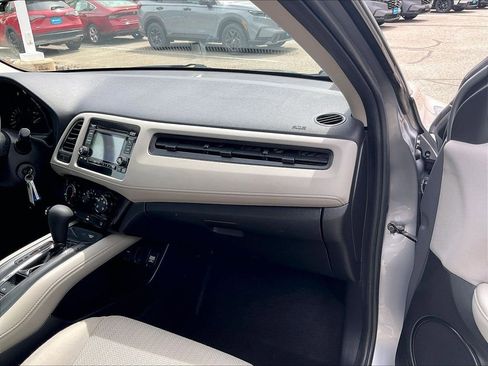Used 2017 Honda HR-V LX image 13