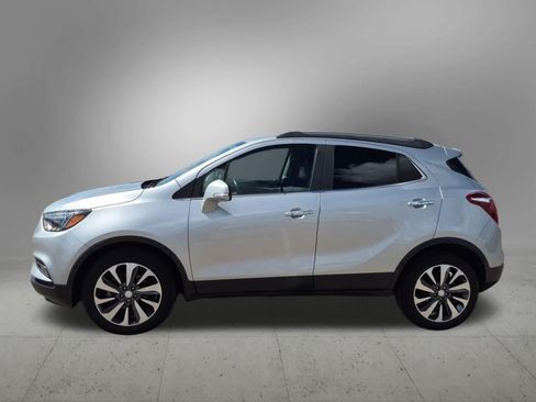Used 2018 Buick Encore Essence FWD image 3