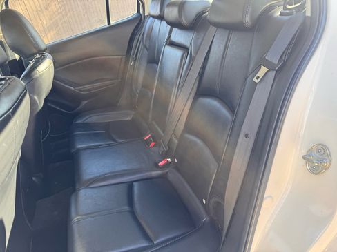 Used 2018 MAZDA MAZDA3 Touring image 10