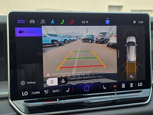 New 2025 Volkswagen Tiguan SE image 24