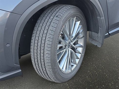 Used 2025 Lexus NX 300h AWD w/ Luxury Package image 34