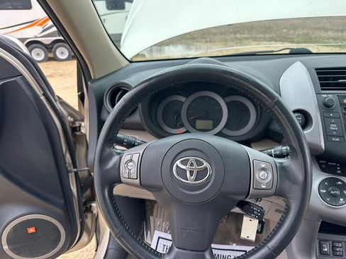 Used 2008 Toyota RAV4 Limited image 17