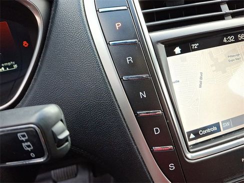 Used 2019 Lincoln Nautilus Select image 14