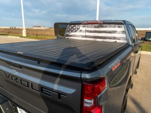 Used 2021 Chevrolet Silverado 1500 LT Trail Boss w/ Convenience Package II image 18