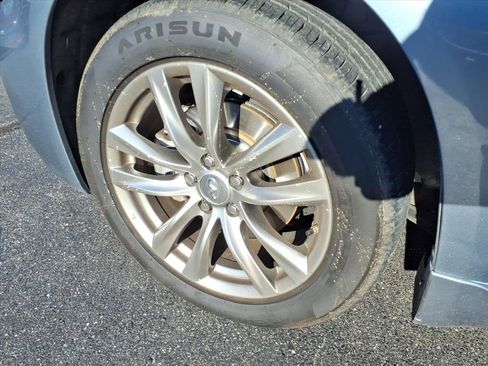 Used 2016 INFINITI Q70 3.7 image 9