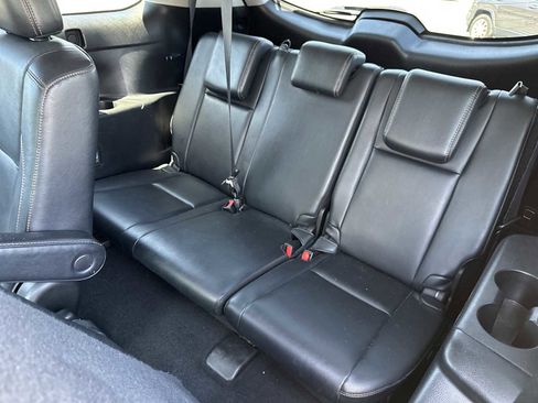 Used 2018 Toyota Highlander XLE FWD image 24