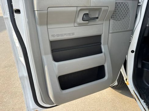 Used 2018 Ford E-350 and Econoline 350 Super Duty w/ Power Windows & Locks Group RWD image 17