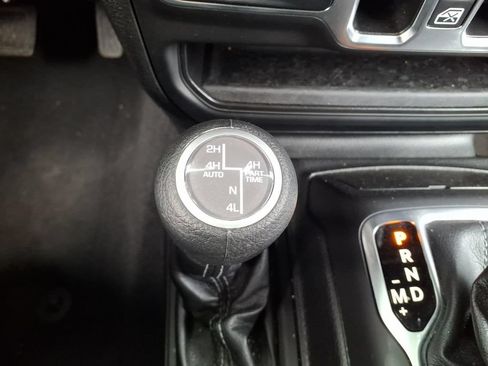 Used 2025 Jeep Wrangler Unlimited Sahara AWD/4WD image 27