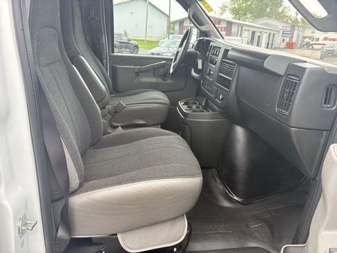 Used 2023 Chevrolet Express 2500 w/ Driver Convenience Package image 9