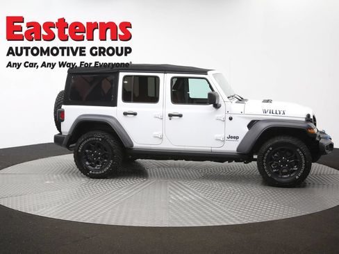 Used 2023 Jeep Wrangler Unlimited AWD/4WD image 44
