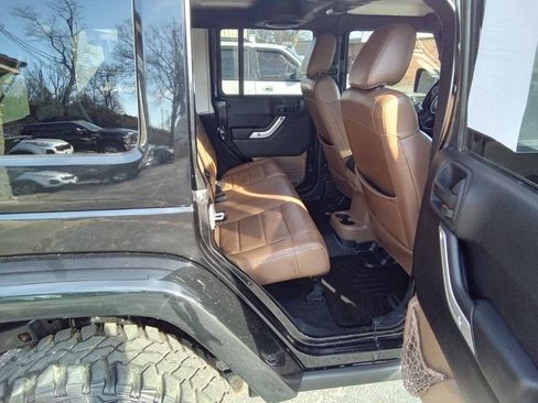 Used 2012 Jeep Wrangler Unlimited Rubicon w/ Dual Top Group image 5