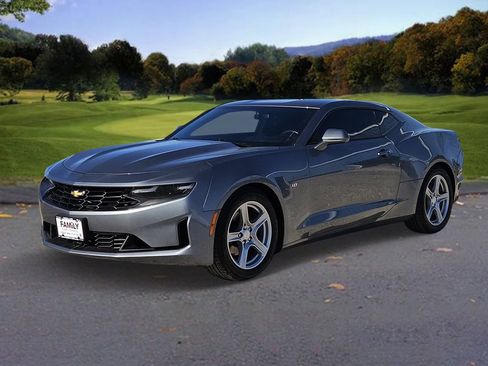 Used 2021 Chevrolet Camaro LT image 3