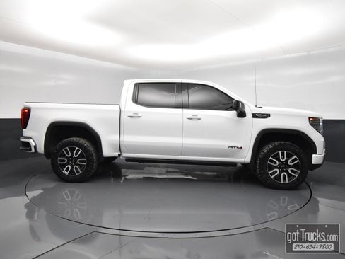 Used 2023 GMC Sierra 1500 AT4 w/ Technology Package AWD/4WD image 52