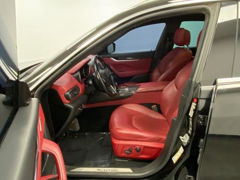 Used 2018 Maserati Levante GranLusso image 20