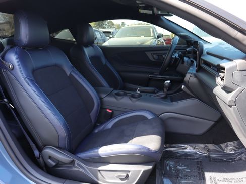Used 2025 Ford Mustang Dark Horse image 27