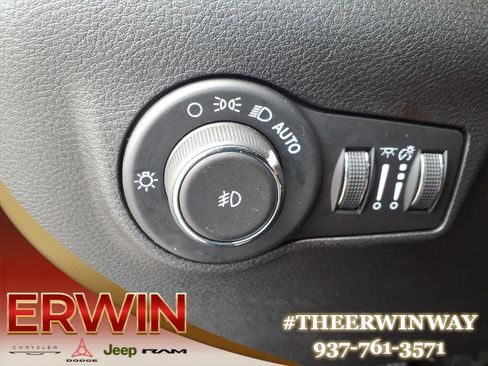 Certified 2024 Jeep Compass Latitude image 15