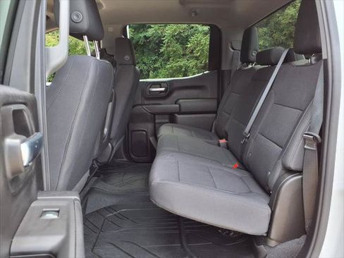 Used 2020 Chevrolet Silverado 1500 Custom w/ Custom Value Package AWD/4WD image 10