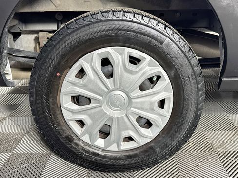 Used 2023 Ford Transit 350 XLT image 28