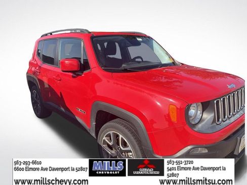 Used 2017 Jeep Renegade Latitude w/ Popular Equipment Group AWD/4WD image 2