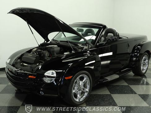 Used 2004 Chevrolet SSR w/ Preferred Equipment Group RWD image 30