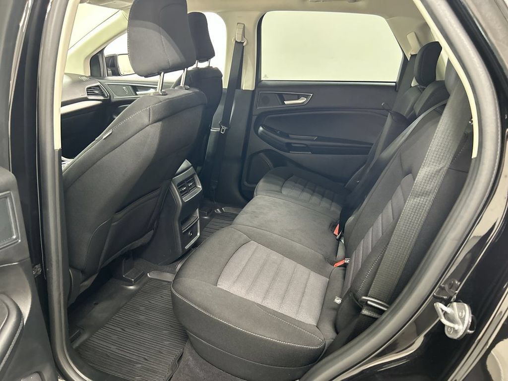 Used 2023 Ford Edge SE w/ Black Appearance Package AWD/4WD image 19