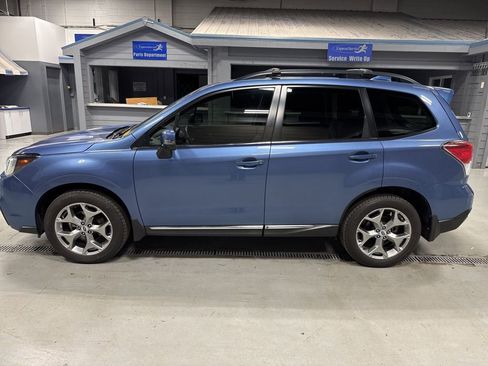 Used 2017 Subaru Forester 2.5i Touring w/ Popular Package #2 image 5