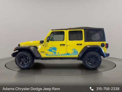 Used 2023 Jeep Wrangler Unlimited w/ Cold Weather Group image 4