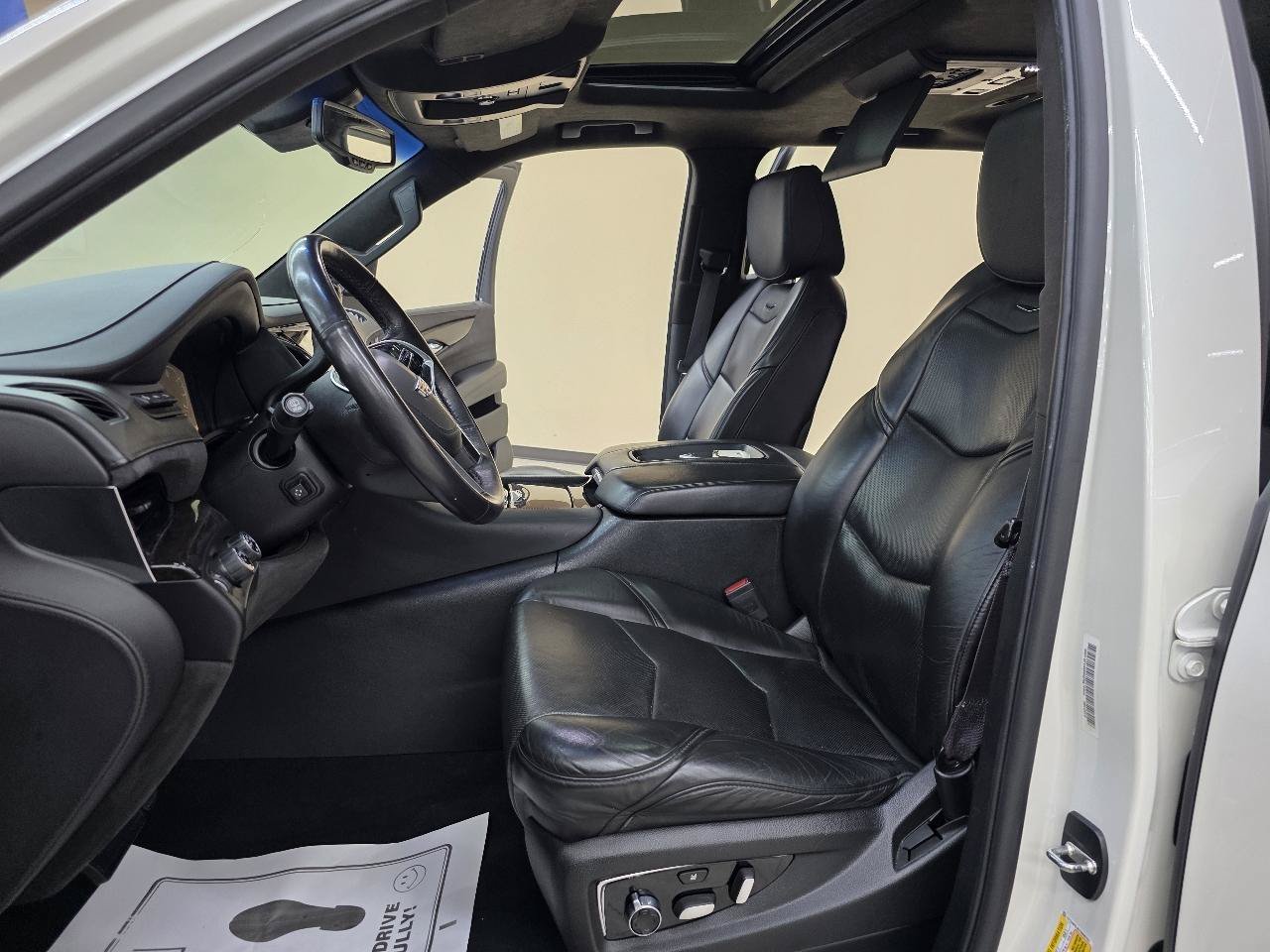 Used 2015 Cadillac Escalade Platinum AWD/4WD image 18
