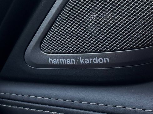 Used 2019 BMW 740i w/ Executive Package image 8