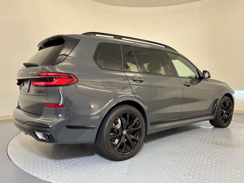 Used 2024 BMW X7 xDrive40i w/ M Sport Package image 9