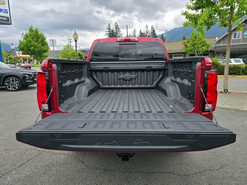 Used 2026 Chevrolet Colorado Z71 w/ Technology Package AWD/4WD image 18