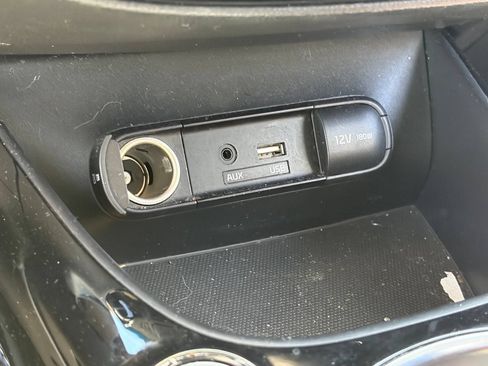 Used 2019 Kia Soul ! FWD image 8