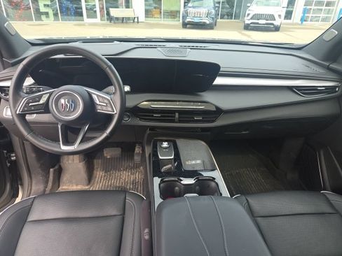 Used 2025 Buick Enclave Avenir w/ Trailering Package, 5000 lbs. AWD/4WD image 10