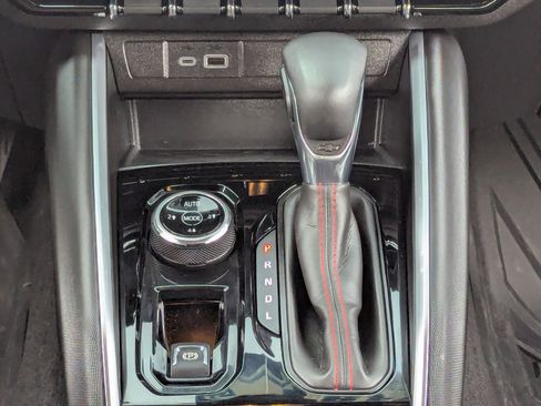 Certified 2024 Chevrolet Colorado Z71 w/ Z71 Convenience Package 2 image 21