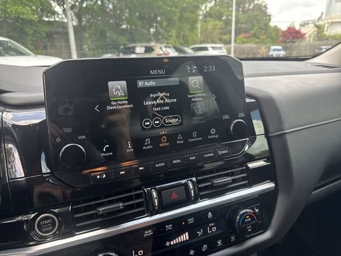 Used 2022 Nissan Pathfinder SL AWD/4WD image 23