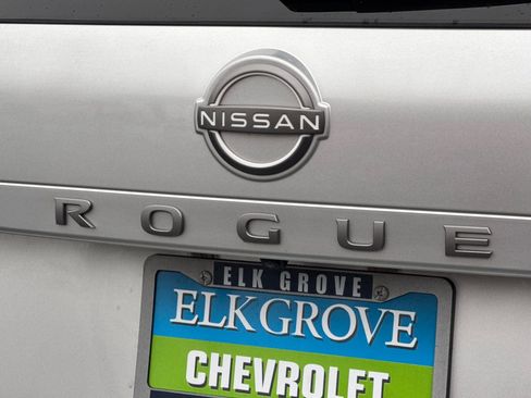 Used 2024 Nissan Rogue S image 32